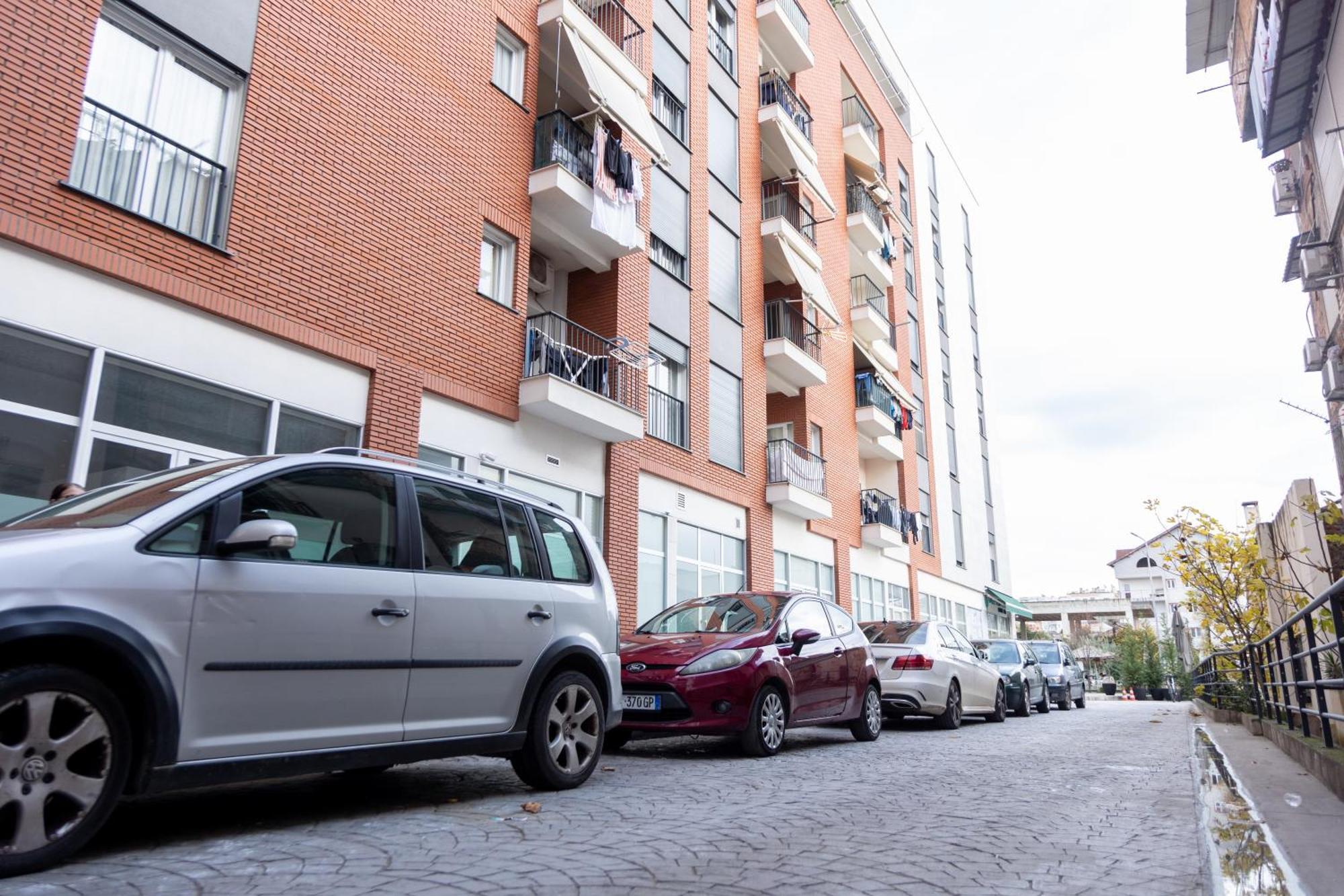 Free Parking Sudio Tirana Apartment Exterior foto